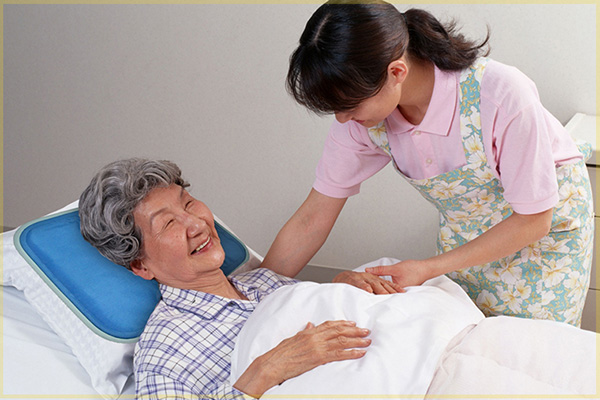 sử dụng dịch vụ chăm sóc người cao tuổi