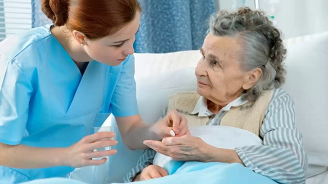 5 lợi ích khi sử dụng dịch vụ chăm sóc người cao tuổi